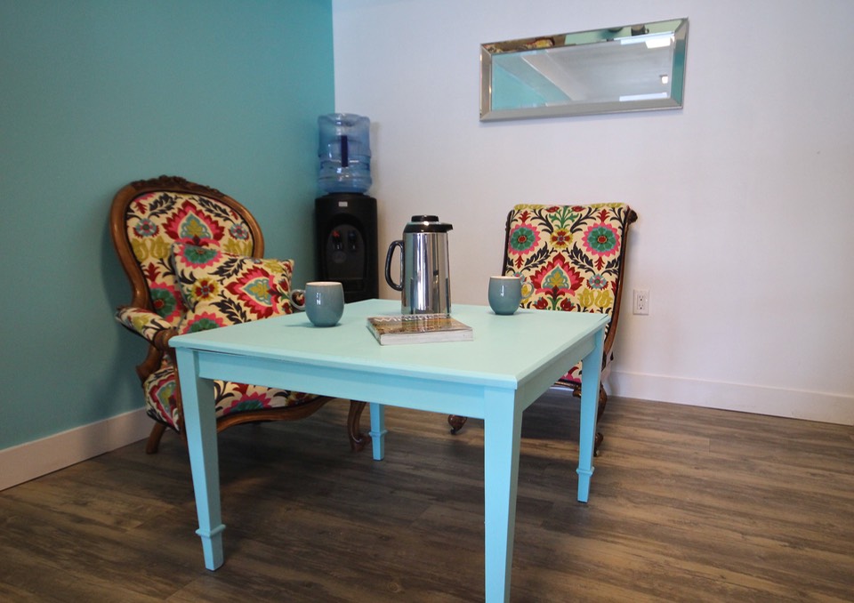 Kitchen Sitting area