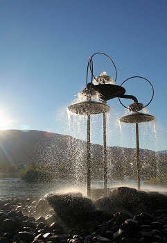 Osoyoos-Memorial-Fountain